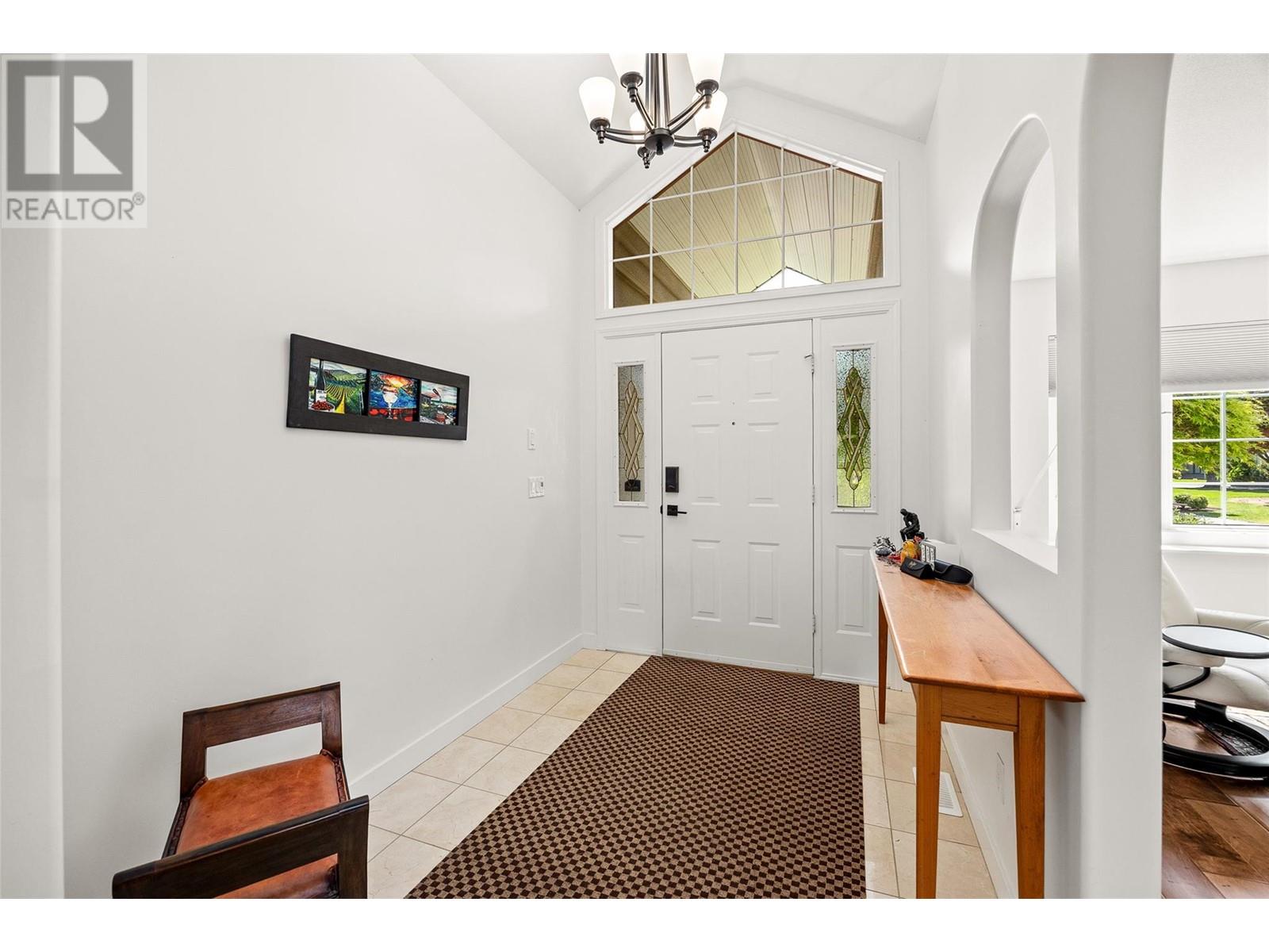 304 650 Lexington Drive, Kelowna