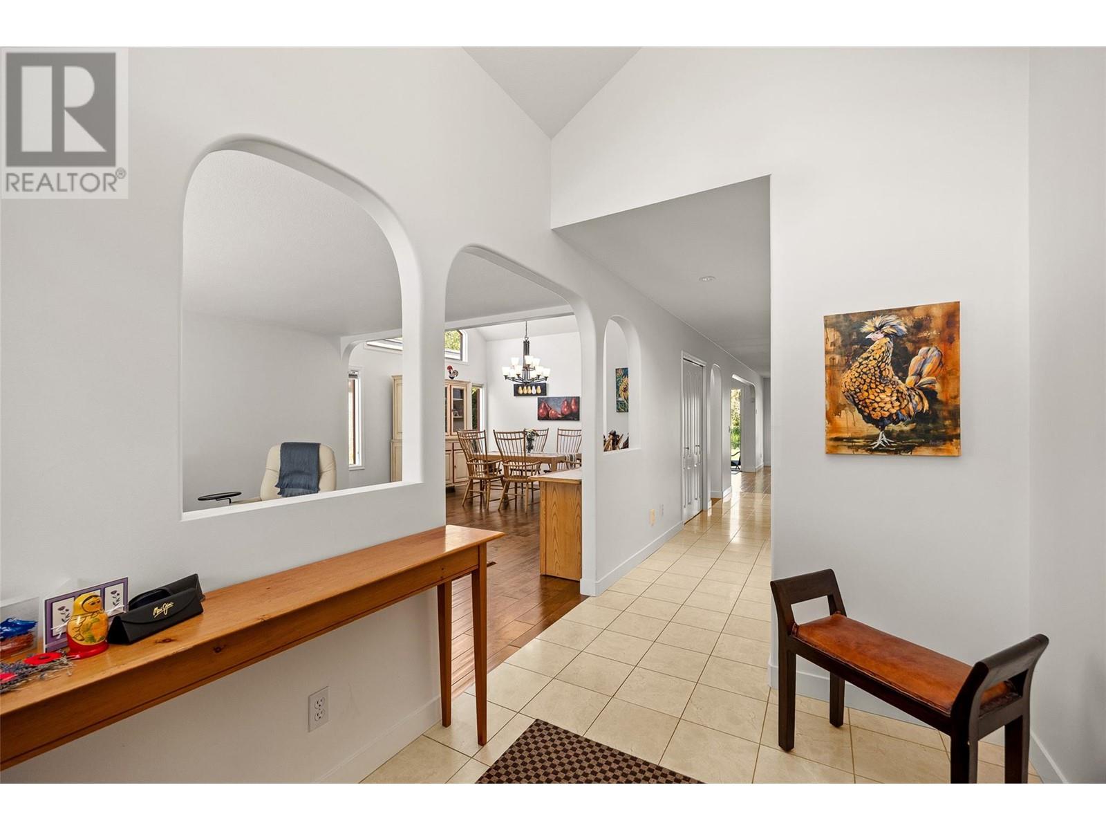304 650 Lexington Drive, Kelowna