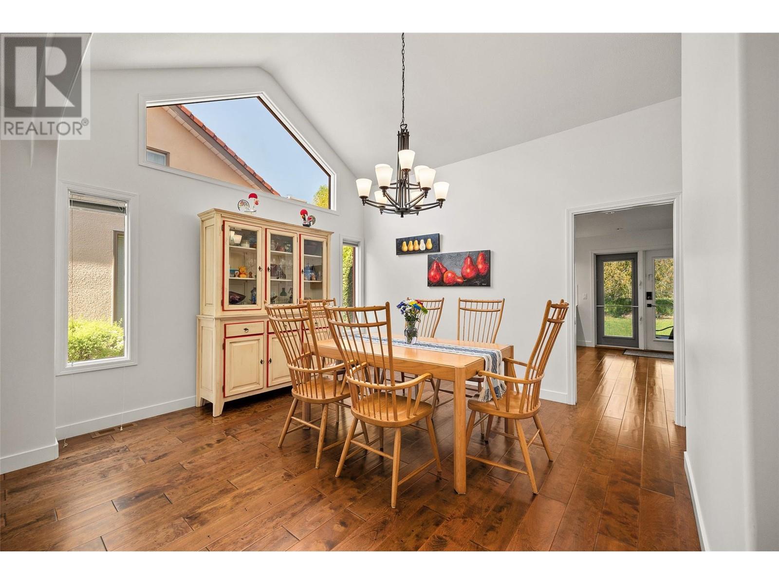 304 650 Lexington Drive, Kelowna