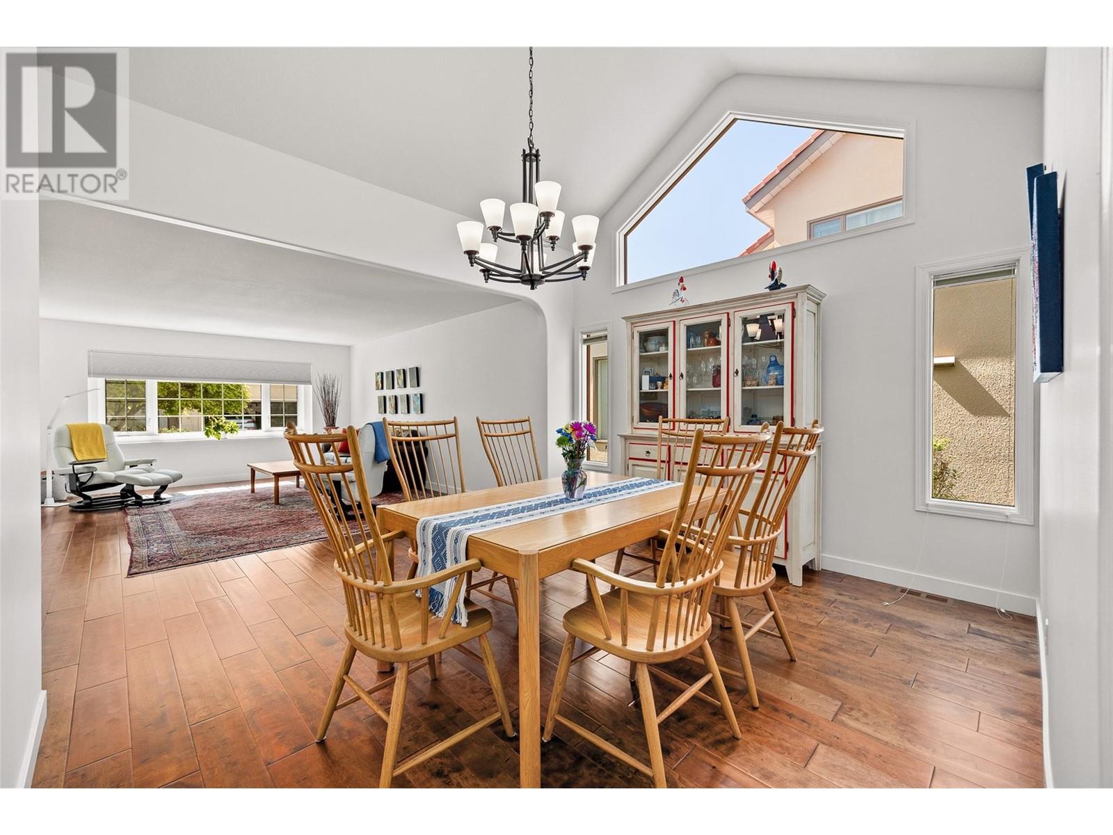 304 650 Lexington Drive, Kelowna