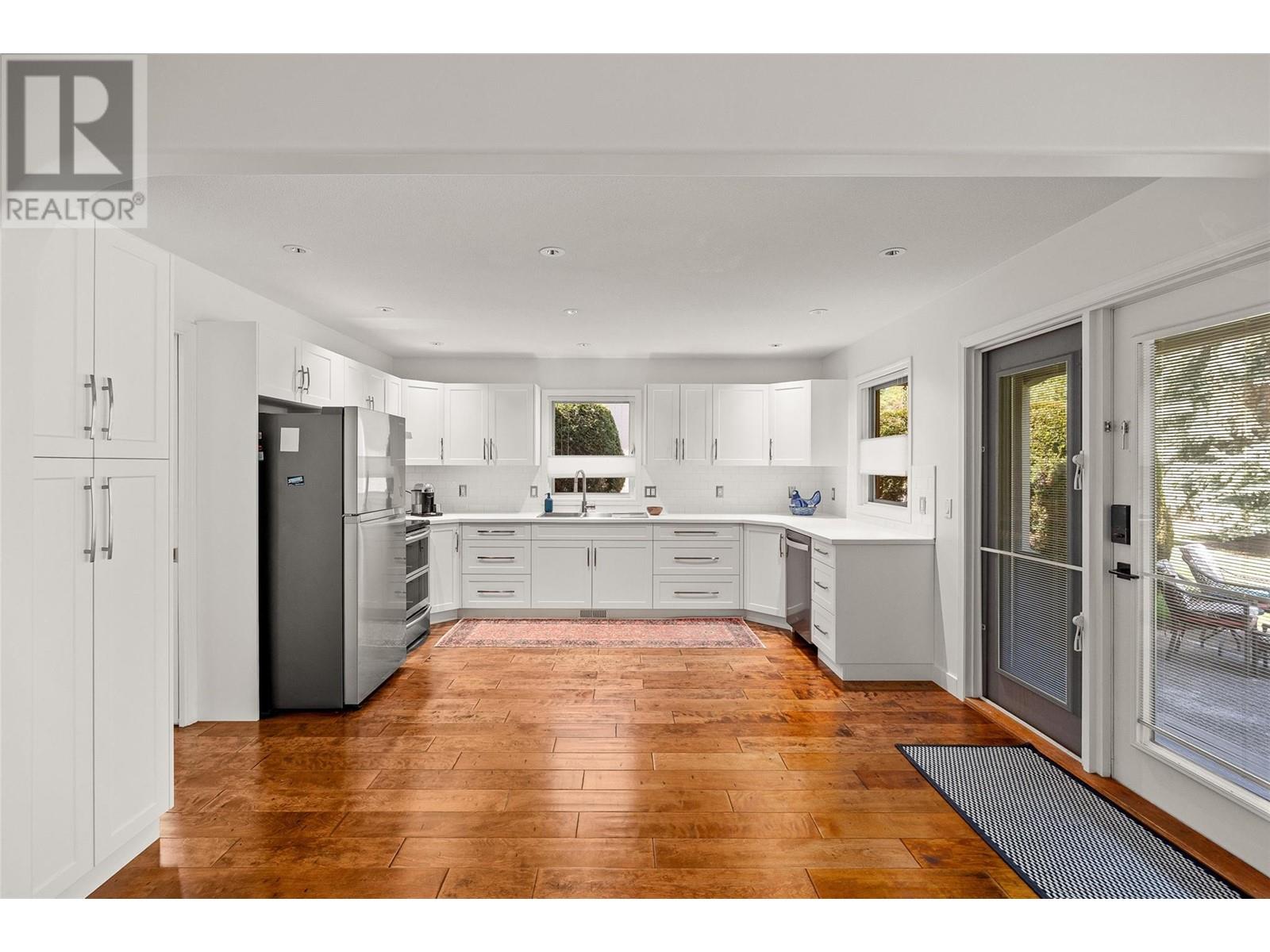 304 650 Lexington Drive, Kelowna