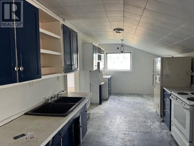 693 NINTH Avenue - 4