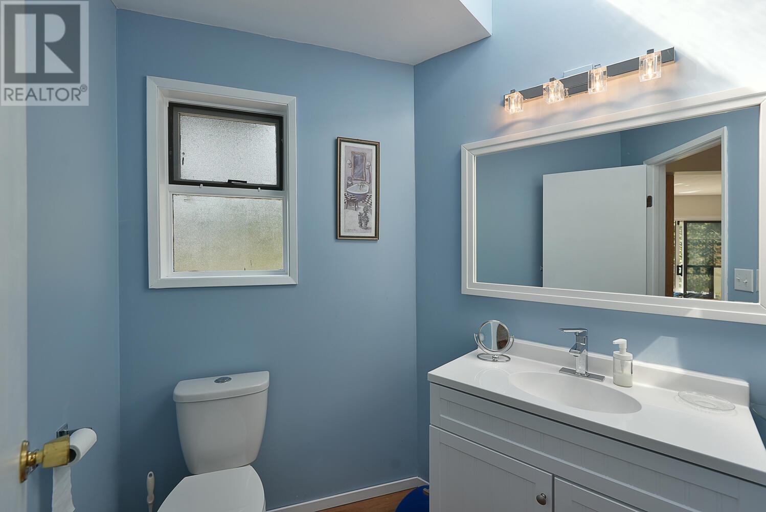 7297 BELLE ROAD, Sechelt