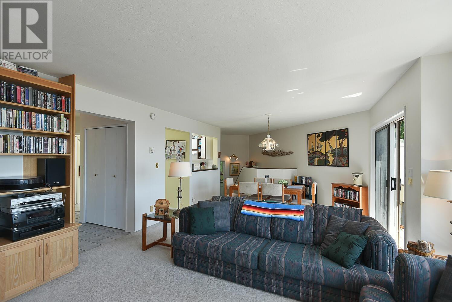 7297 BELLE ROAD, Sechelt