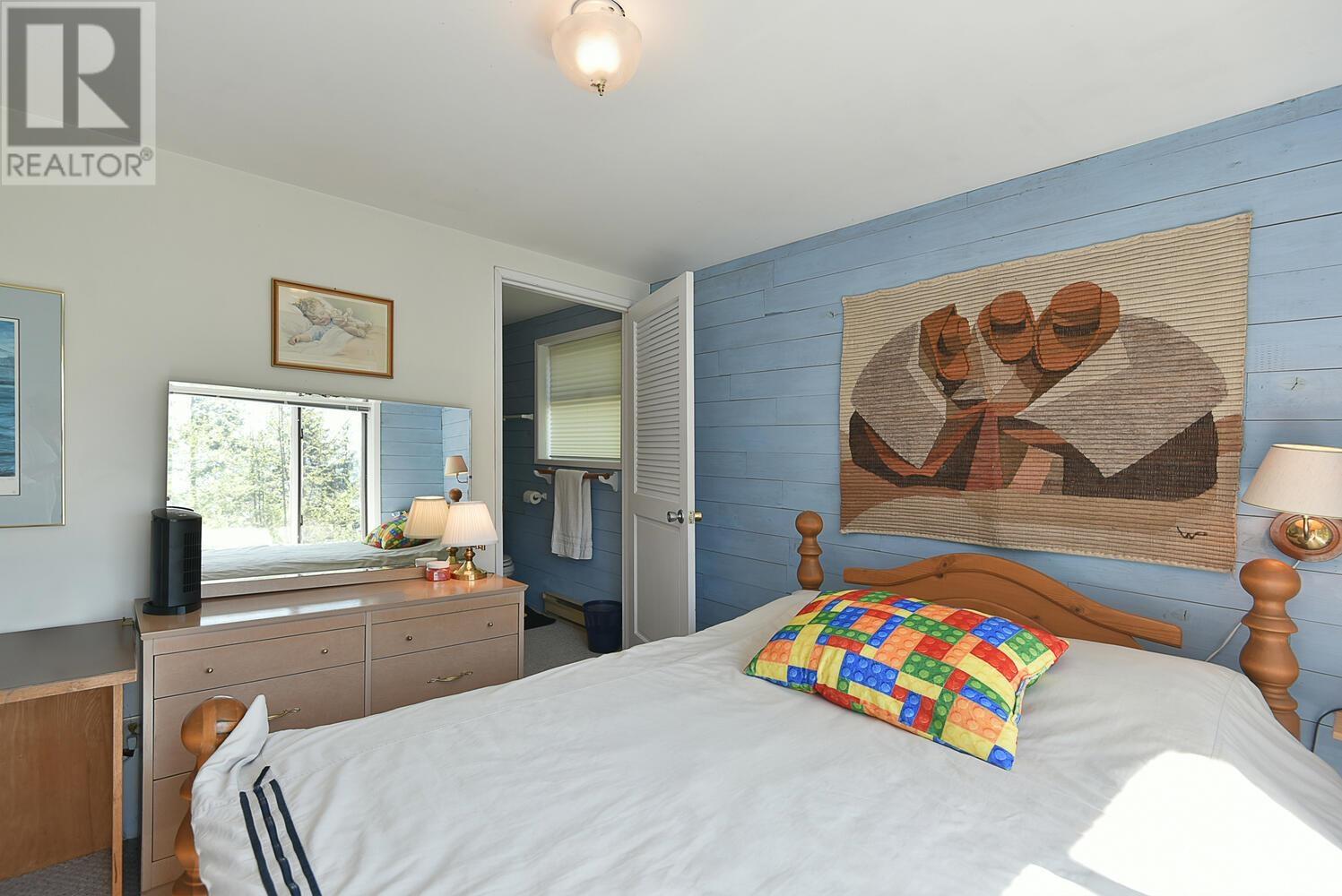 7297 BELLE ROAD, Sechelt