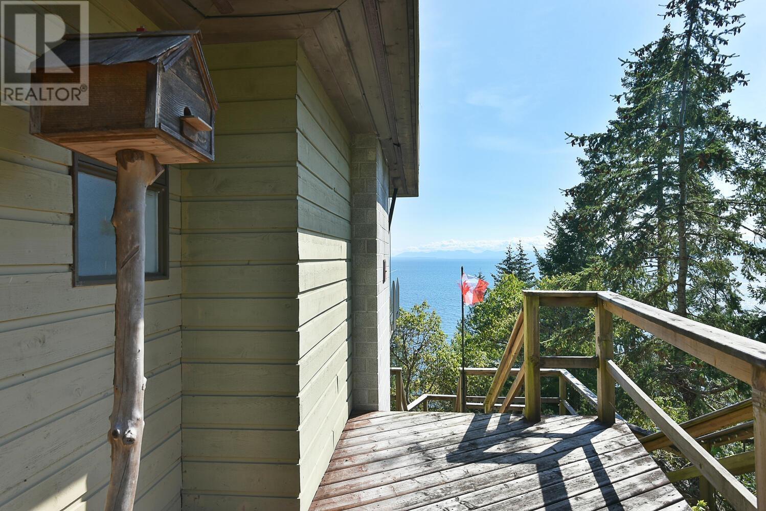 7297 BELLE ROAD, Sechelt