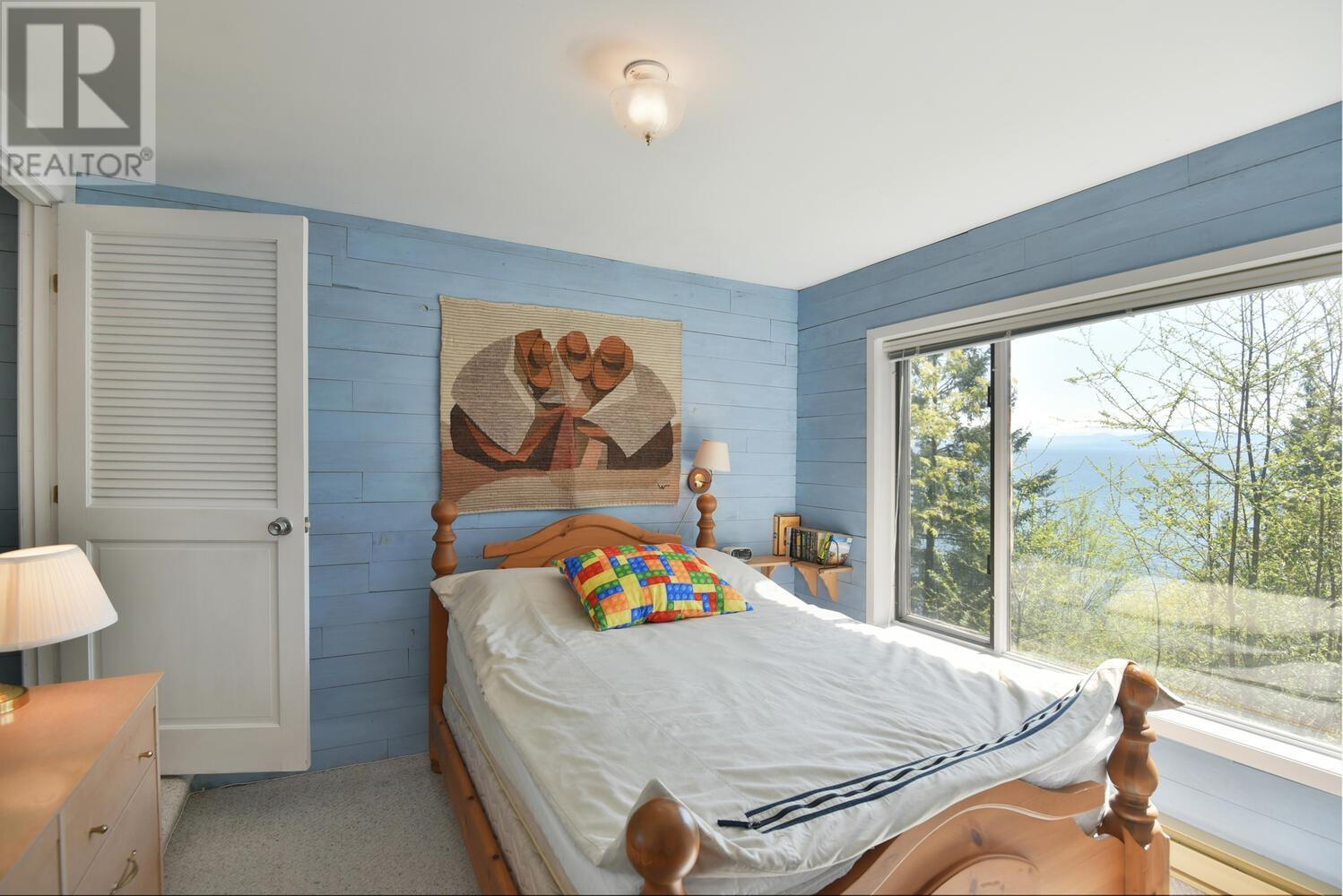 7297 BELLE ROAD, Sechelt