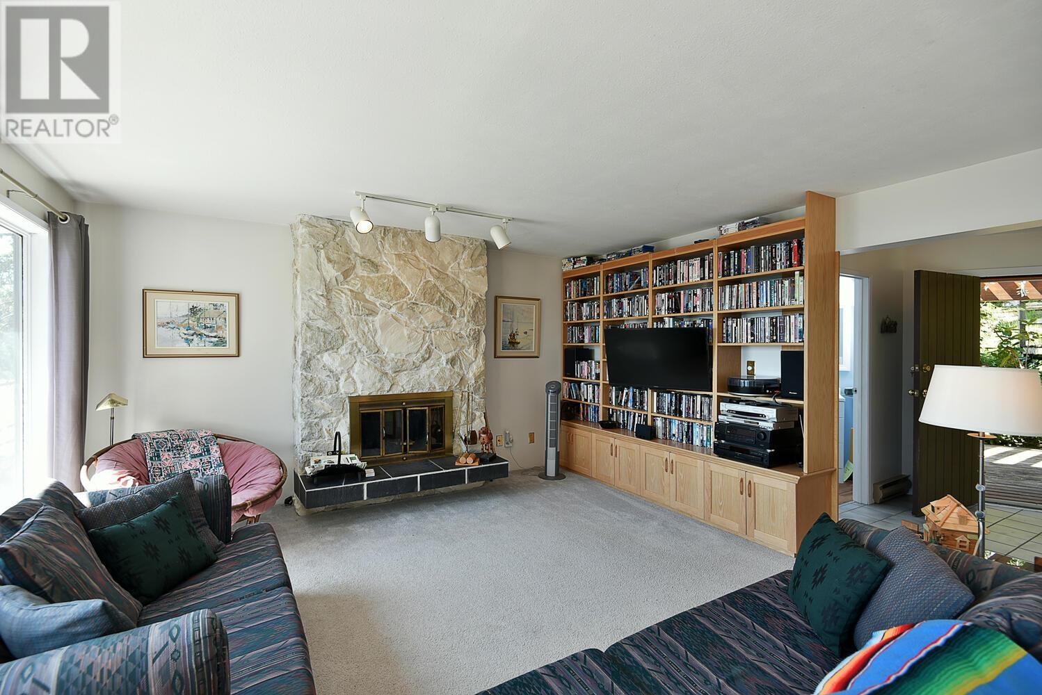 7297 BELLE ROAD, Sechelt