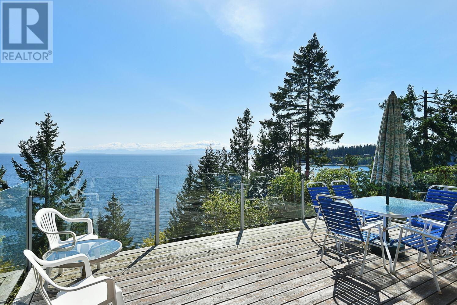 7297 BELLE ROAD, Sechelt