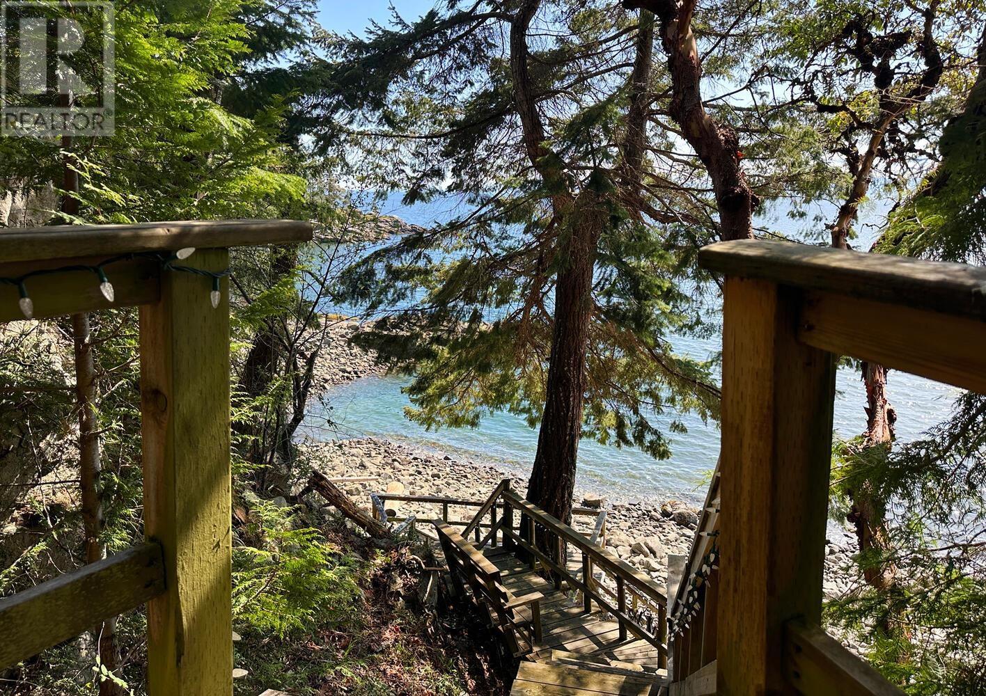 7297 BELLE ROAD, Sechelt