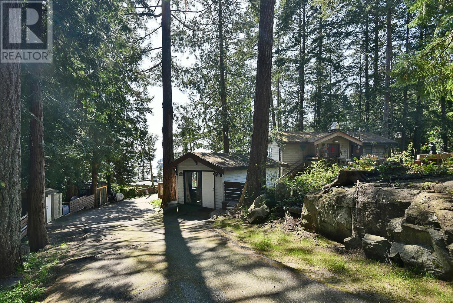 7297 BELLE ROAD, Sechelt