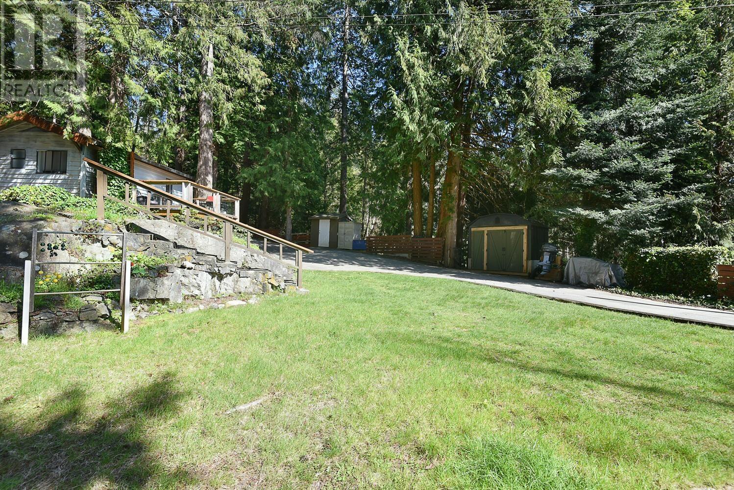 7297 BELLE ROAD, Sechelt