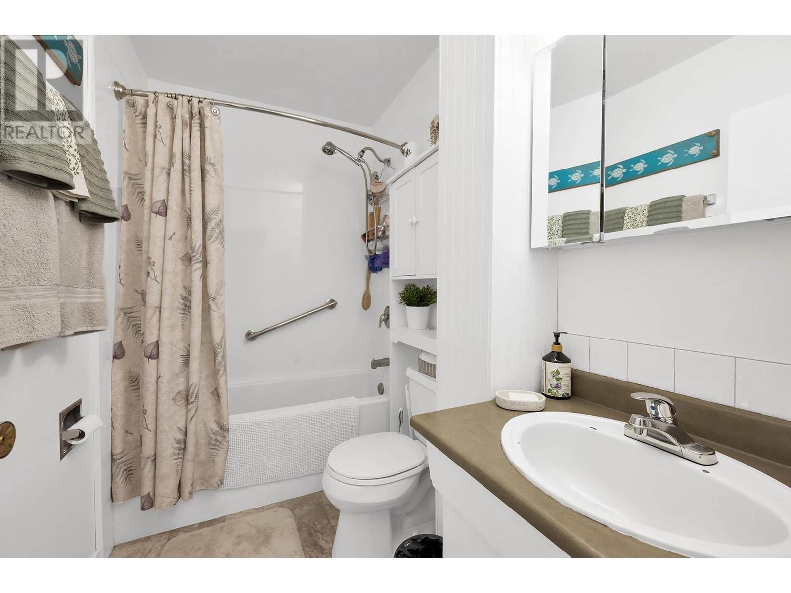 Photo 12 of 638 640 Reemon Drive, Kamloops BC
