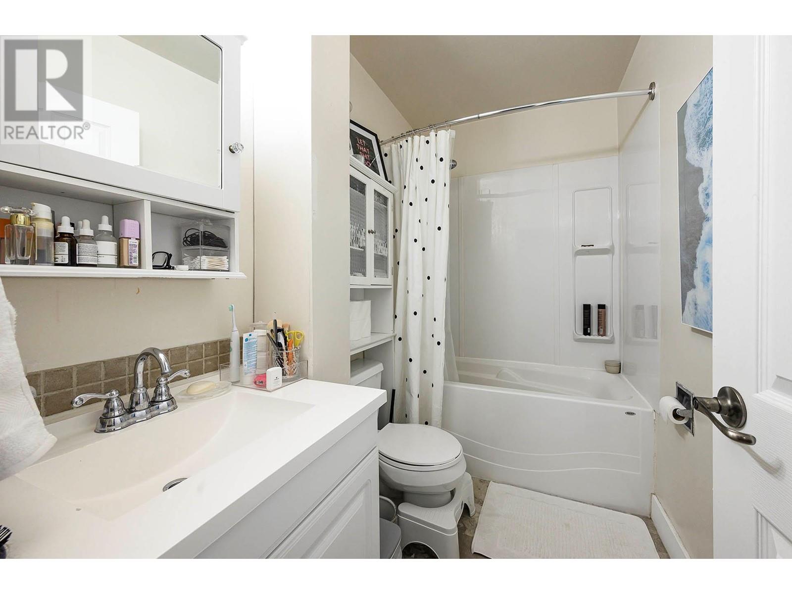 Photo 11 of 638 640 Reemon Drive, Kamloops BC