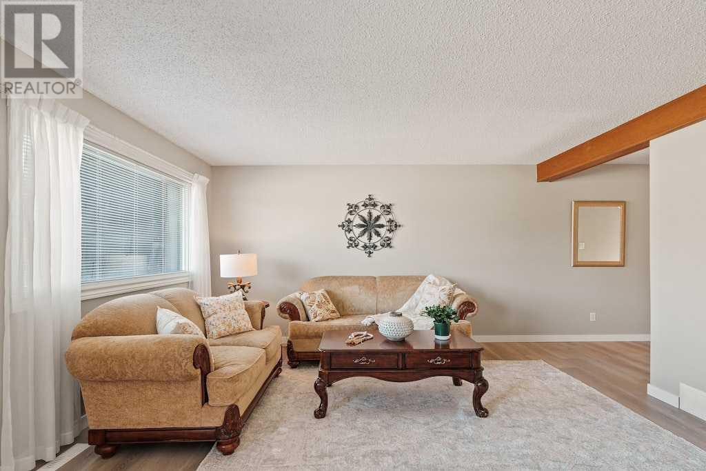 Single Family House 3 Level for Sale in  Braeside Drive SW Braeside Calgary 