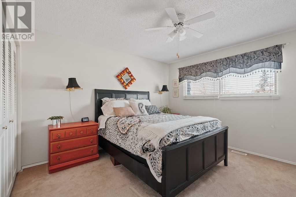 Single Family House 3 Level for Sale in  Braeside Drive SW Braeside Calgary 