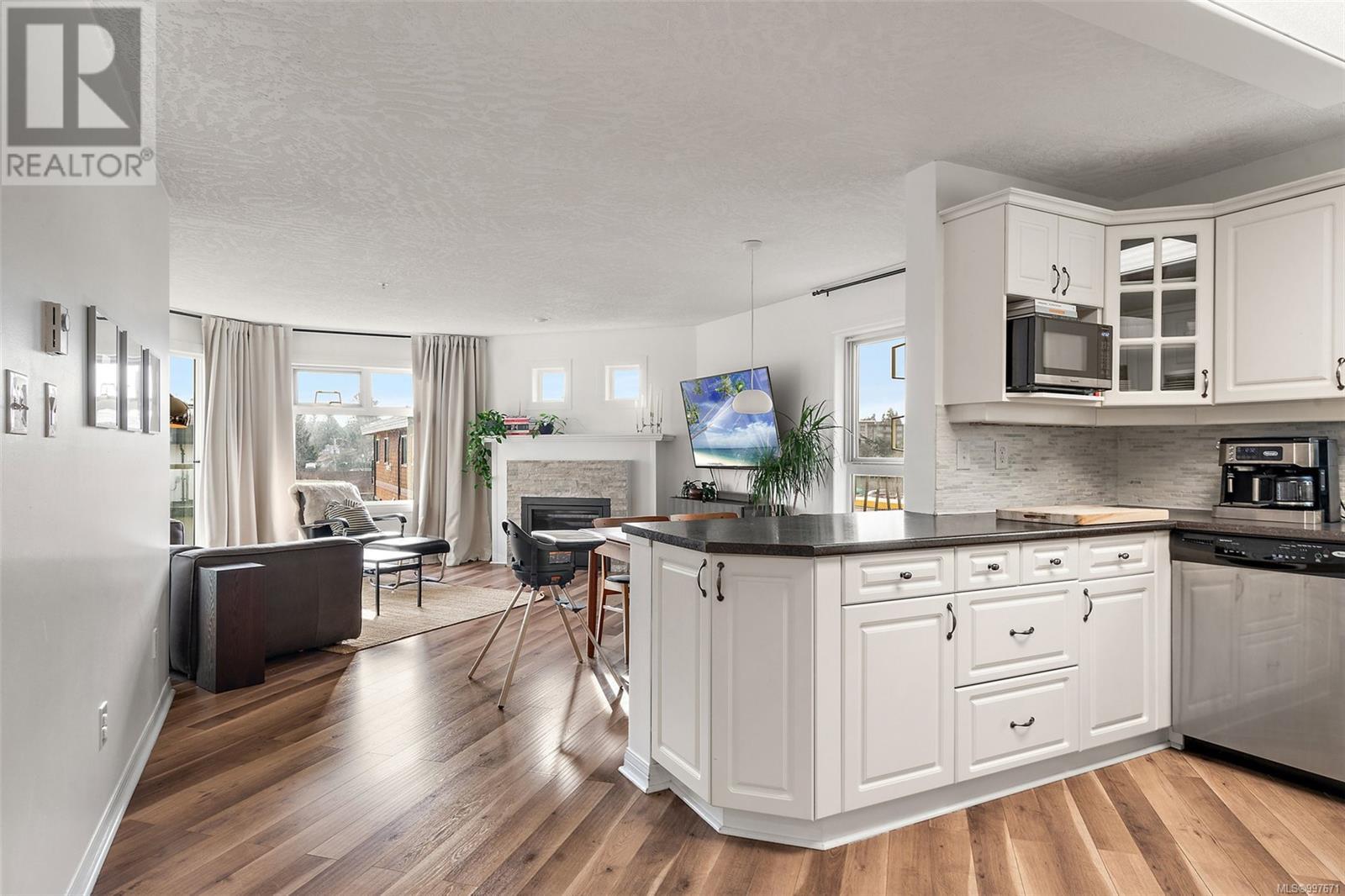 216 1083 Tillicum Road, Esquimalt