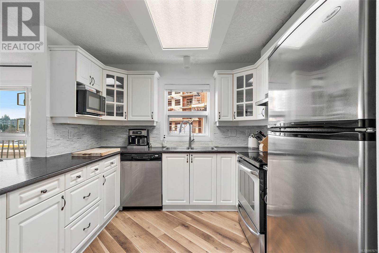 216 1083 Tillicum Road, Esquimalt