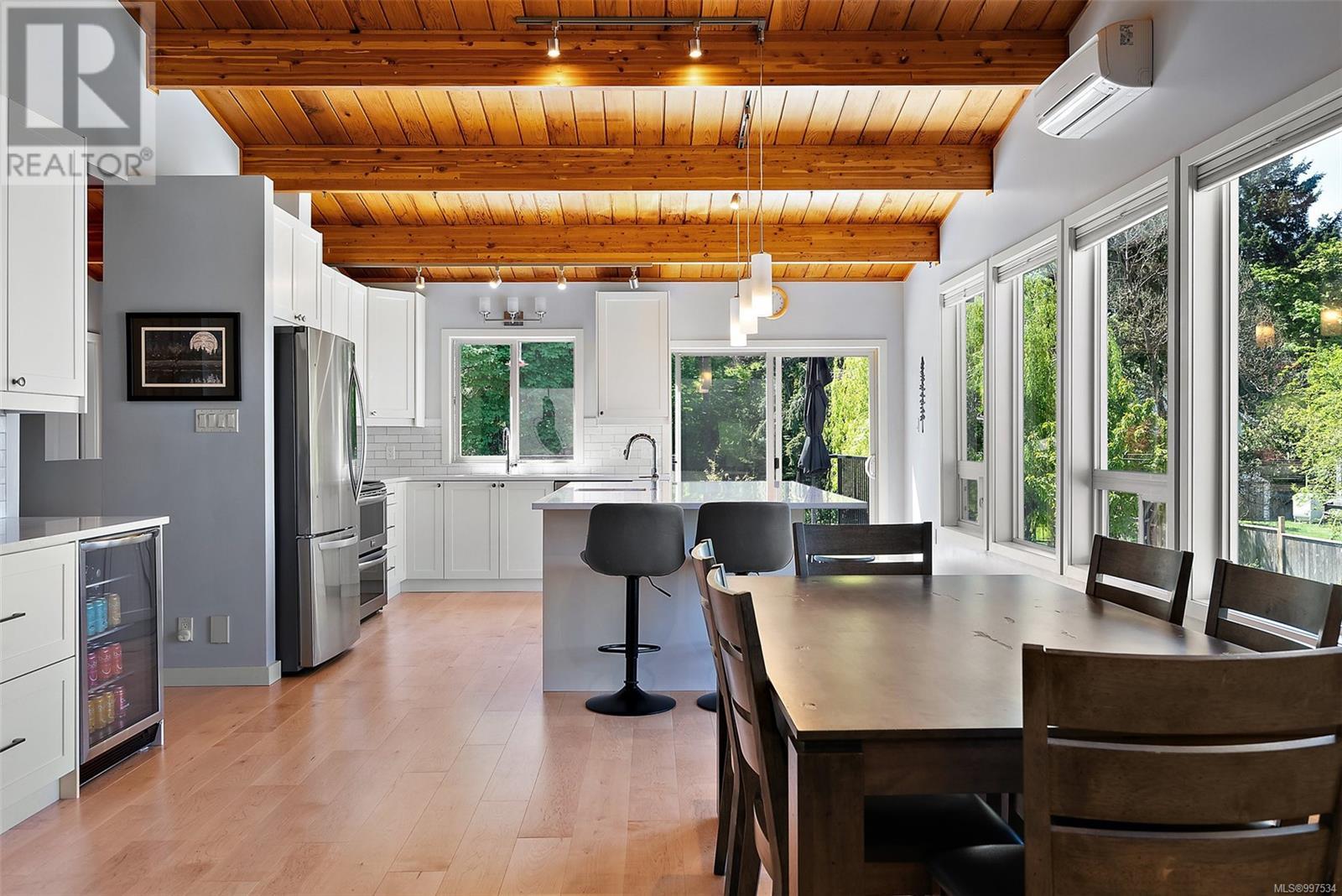  10985 Kalitan Road, North Saanich
