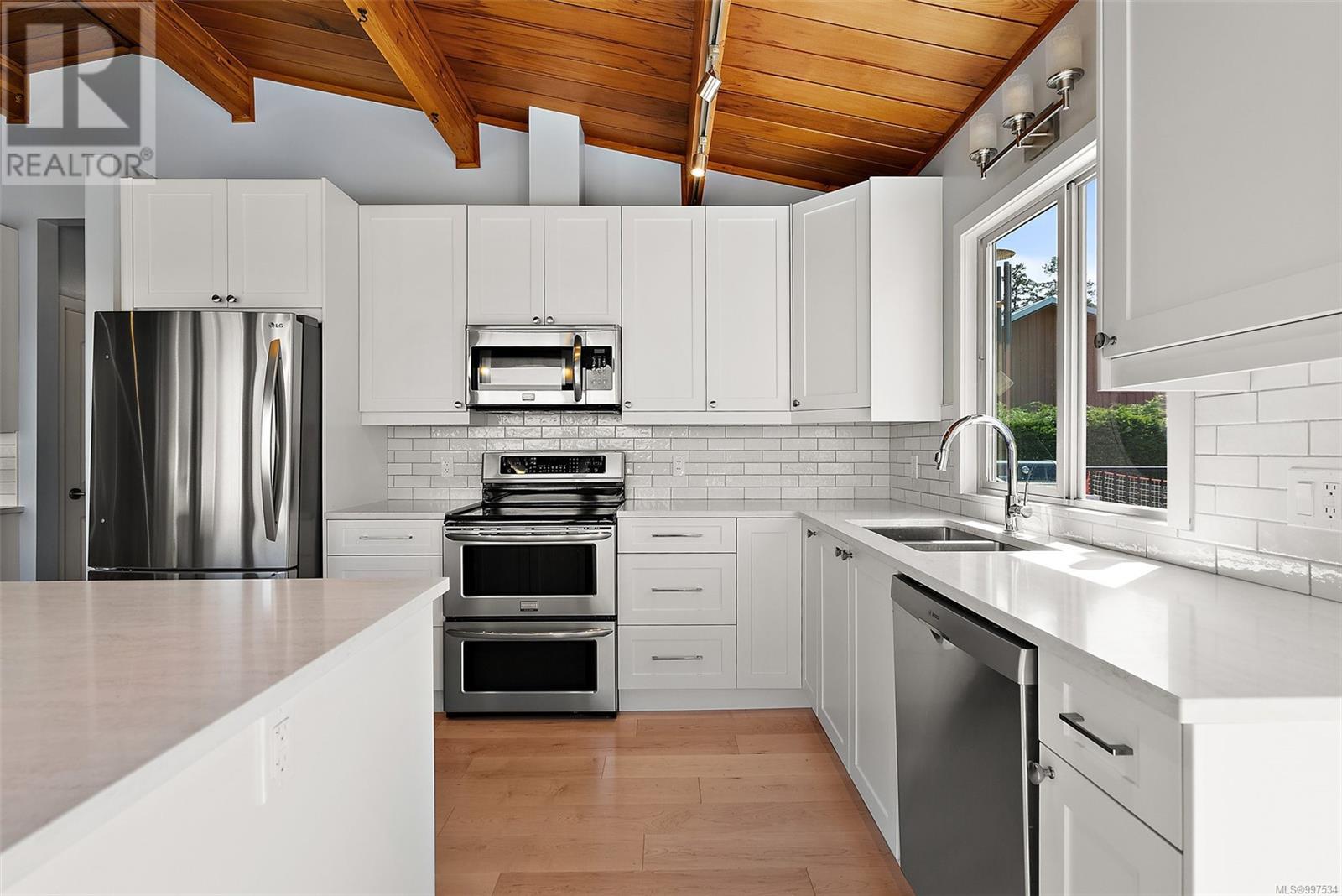  10985 Kalitan Road, North Saanich