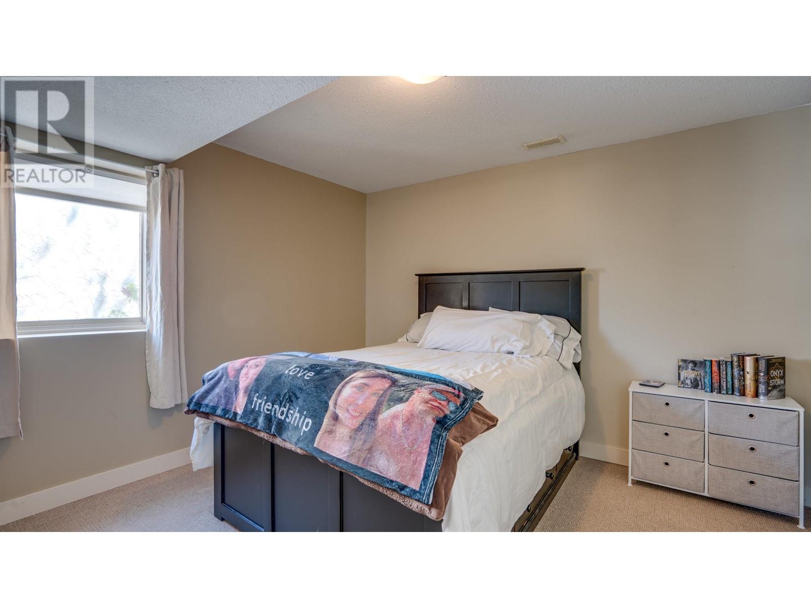 4010 15 Crescent, Vernon