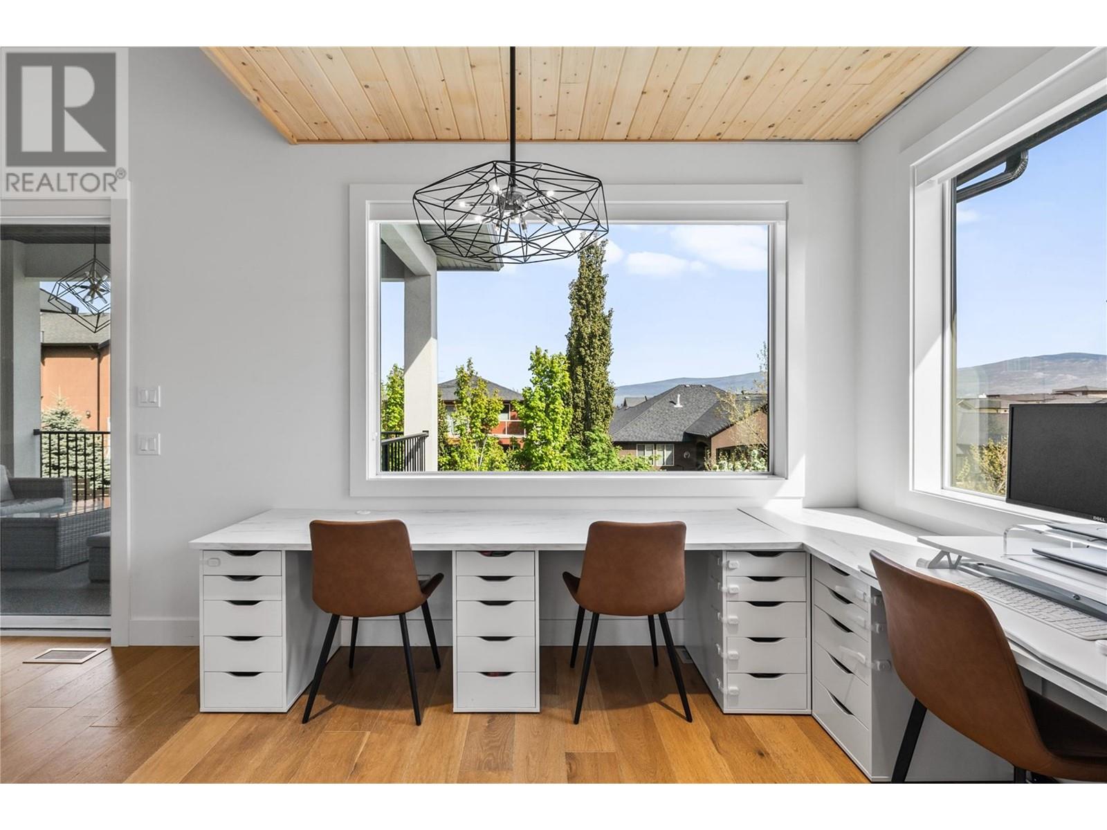  3374 Vineyard View Drive, West Kelowna