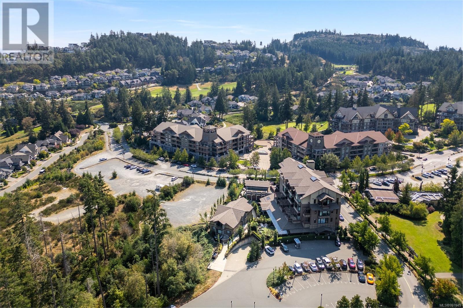 201 2045 Country Club Way, Langford