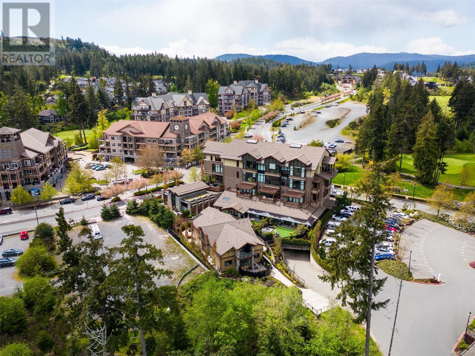 201 2045 Country Club Way, Langford