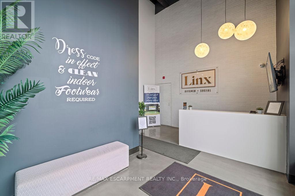Photo 4 of 1 312 King Street, Barrie ON