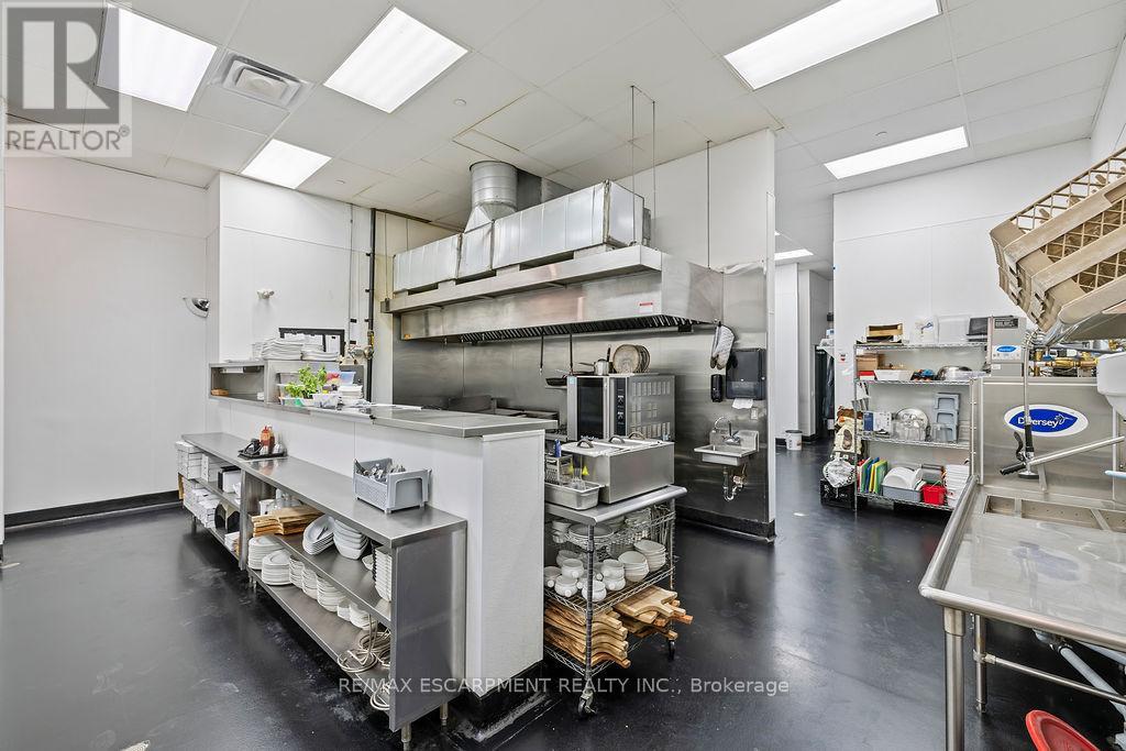 Photo 8 of 1 312 King Street, Barrie ON
