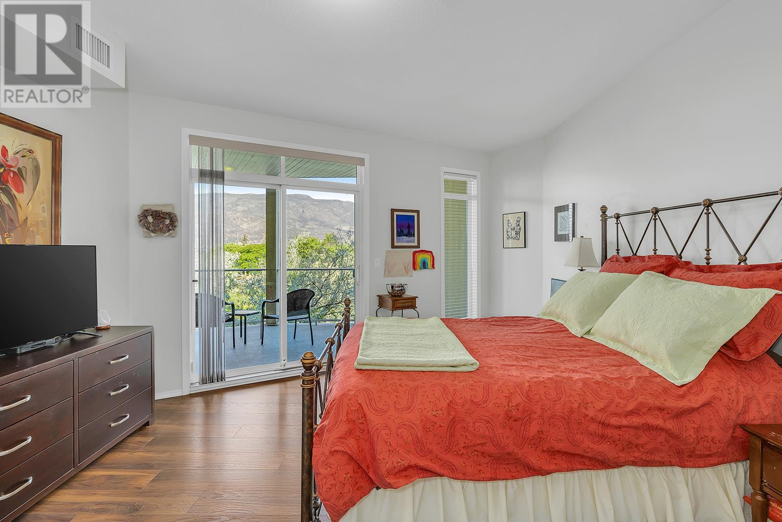 410 1088 Sunset Drive, Kelowna