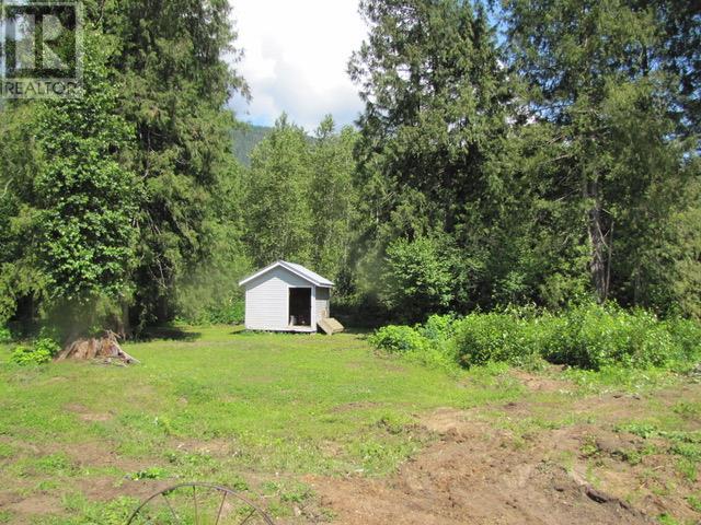  3793 Sommerville-Husted Road, Malakwa