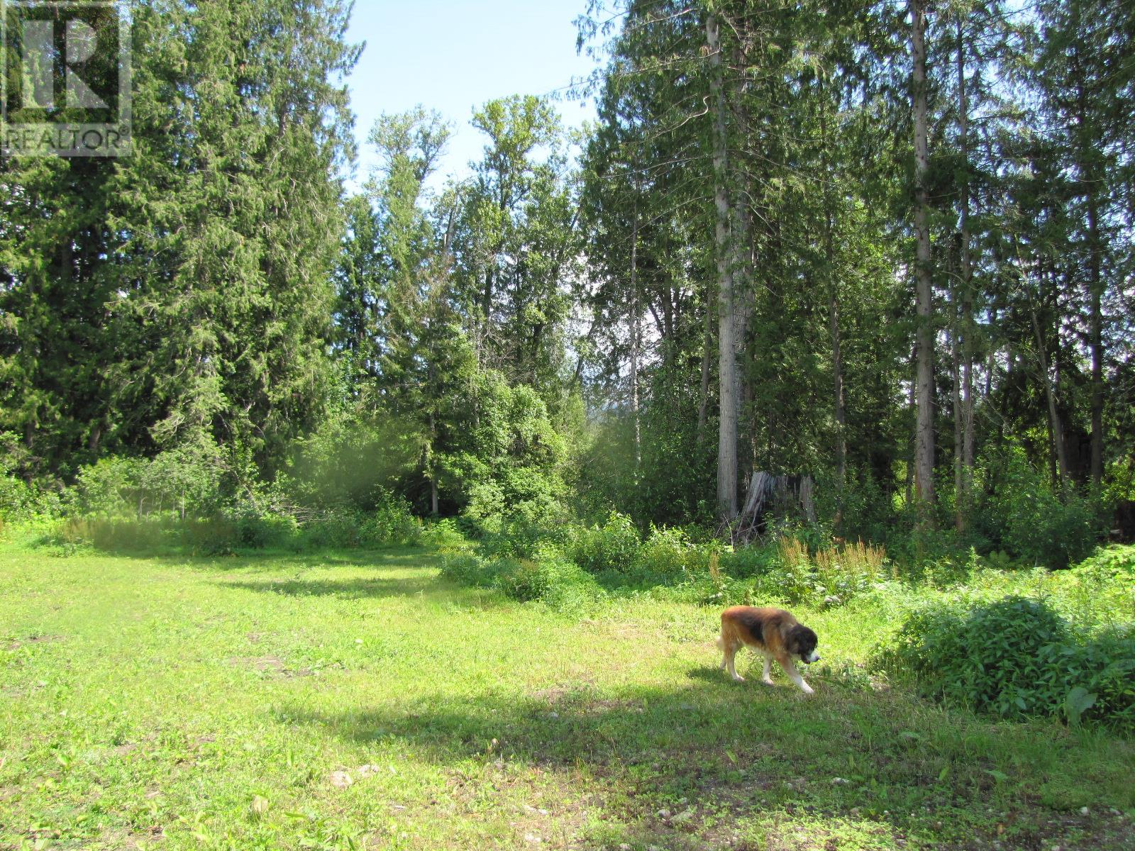  3793 Sommerville-Husted Road, Malakwa