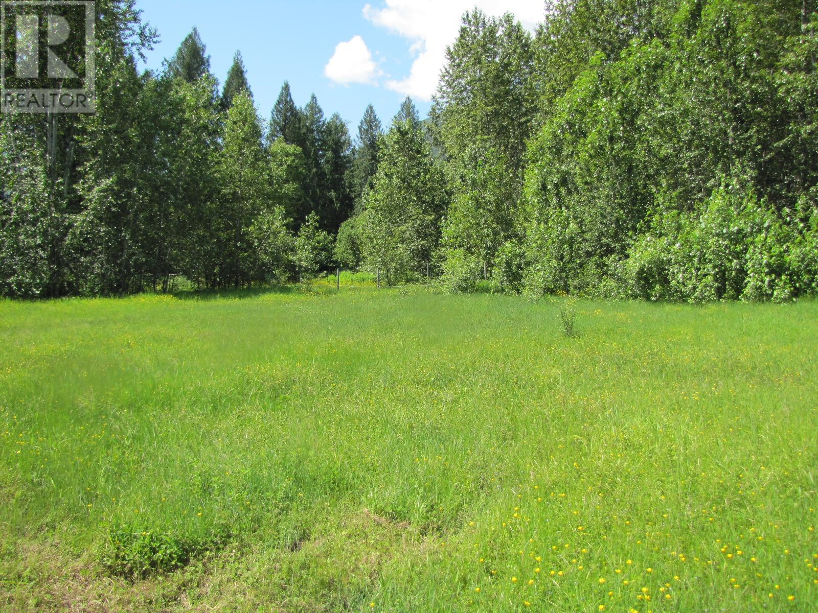  3793 Sommerville-Husted Road, Malakwa