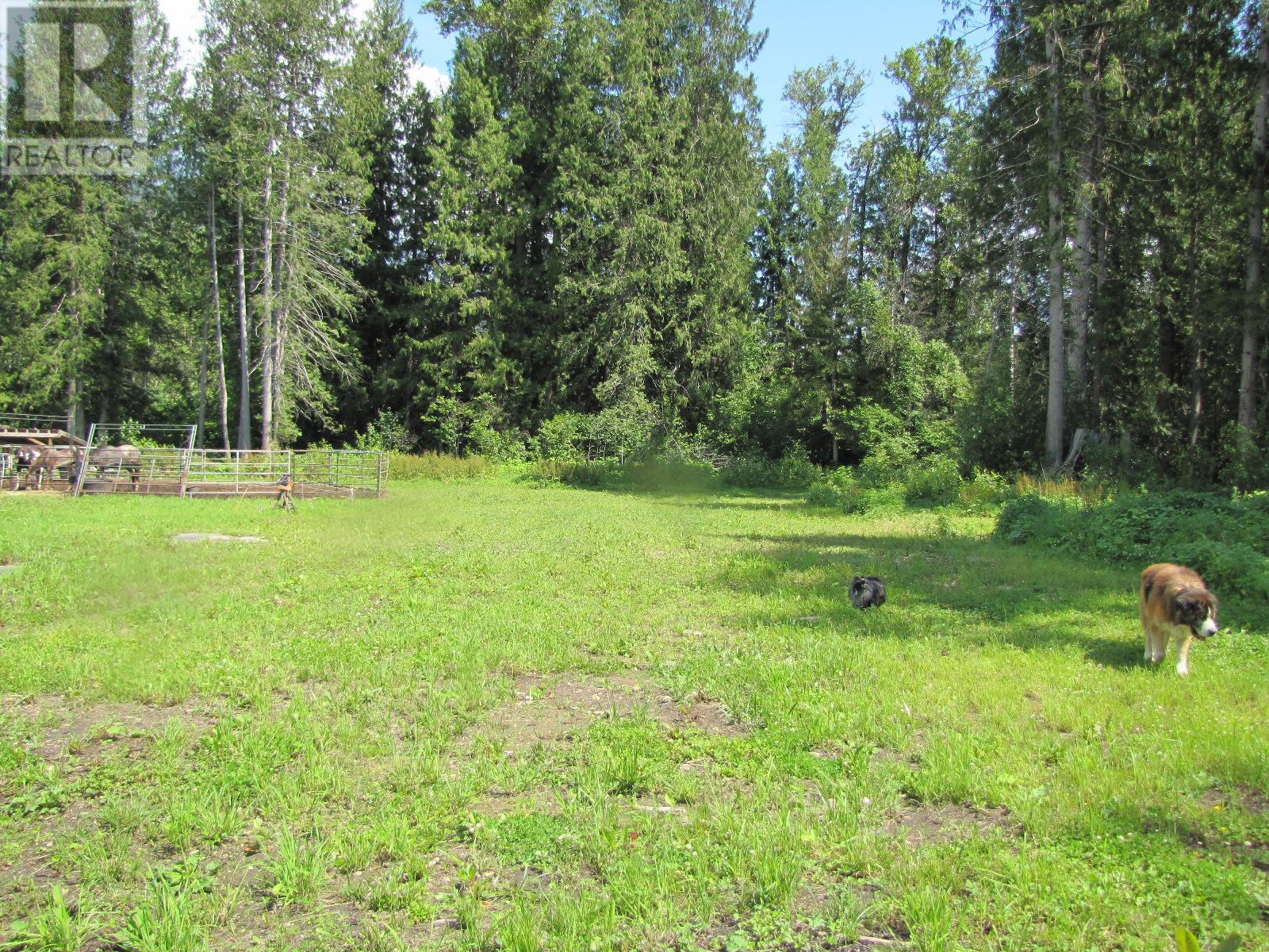  3793 Sommerville-Husted Road, Malakwa