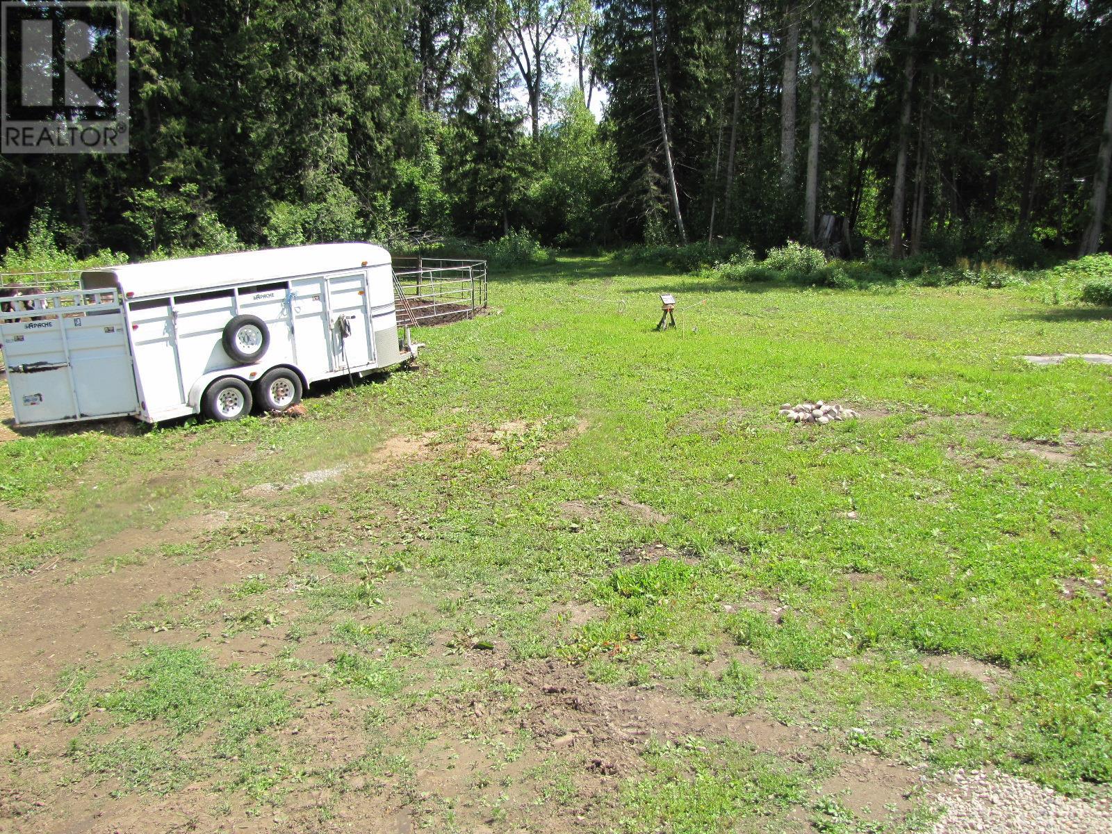  3793 Sommerville-Husted Road, Malakwa