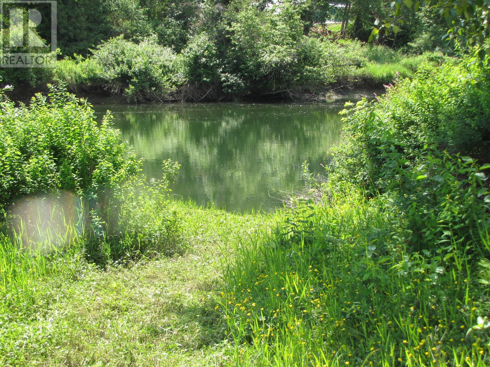  3793 Sommerville-Husted Road, Malakwa