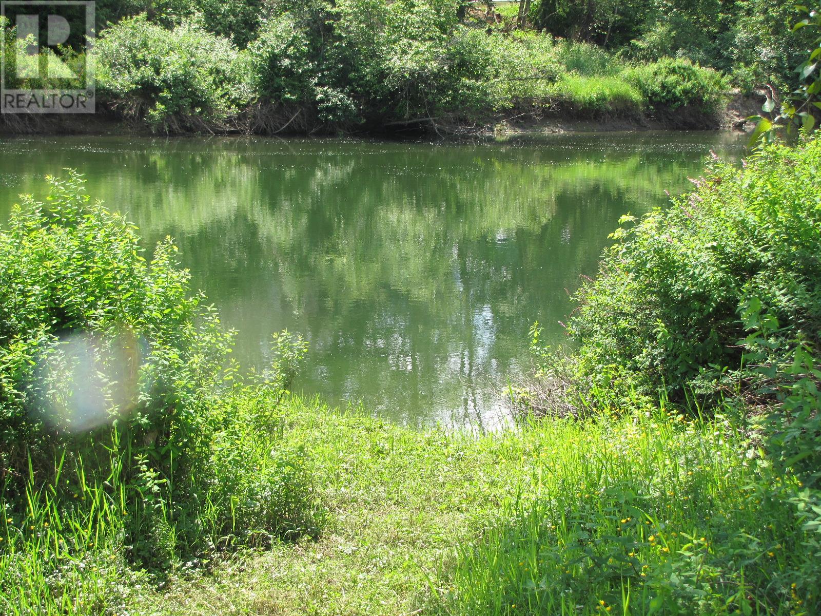  3793 Sommerville-Husted Road, Malakwa