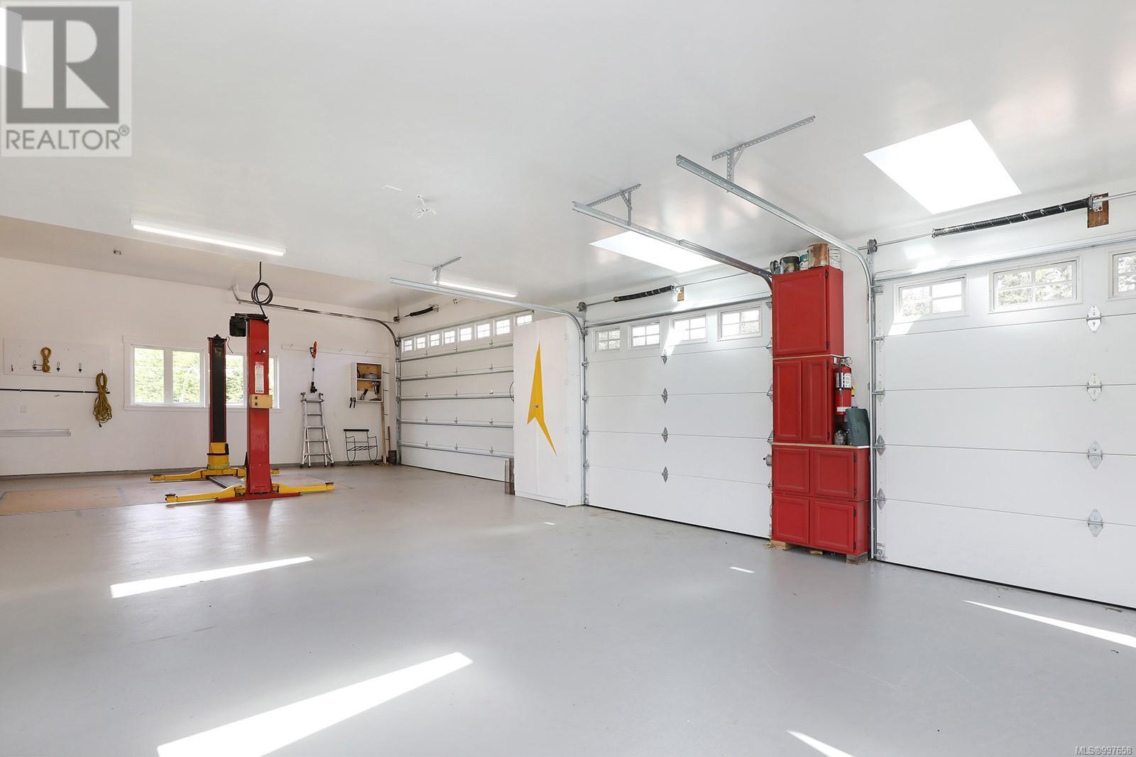 1151 Anderton Rd, Comox