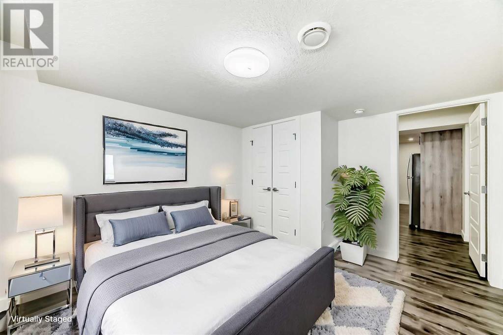 Single Family House for Sale in  Amblehurst Green NW Moraine Calgary 