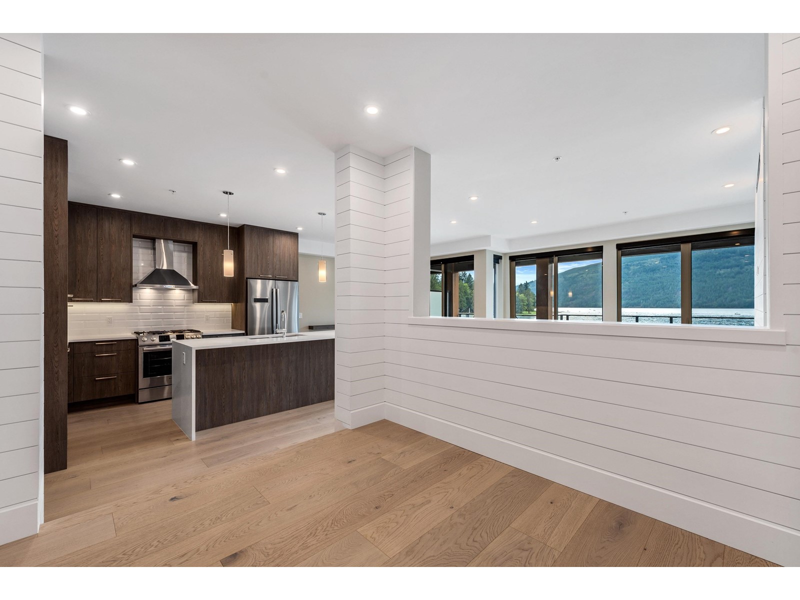 205 3175 COLUMBIA VALLEY ROAD, Cultus Lake North, Cultus Lake