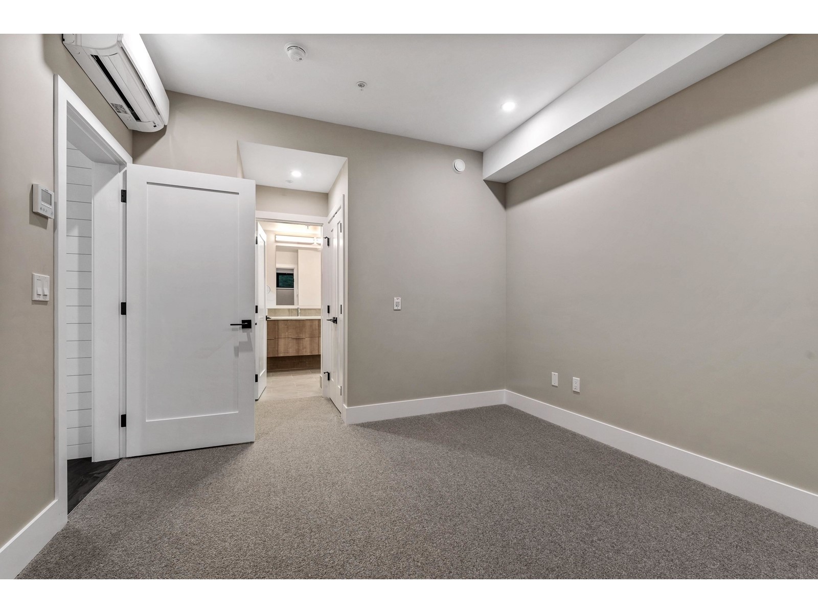 205 3175 COLUMBIA VALLEY ROAD, Cultus Lake North, Cultus Lake