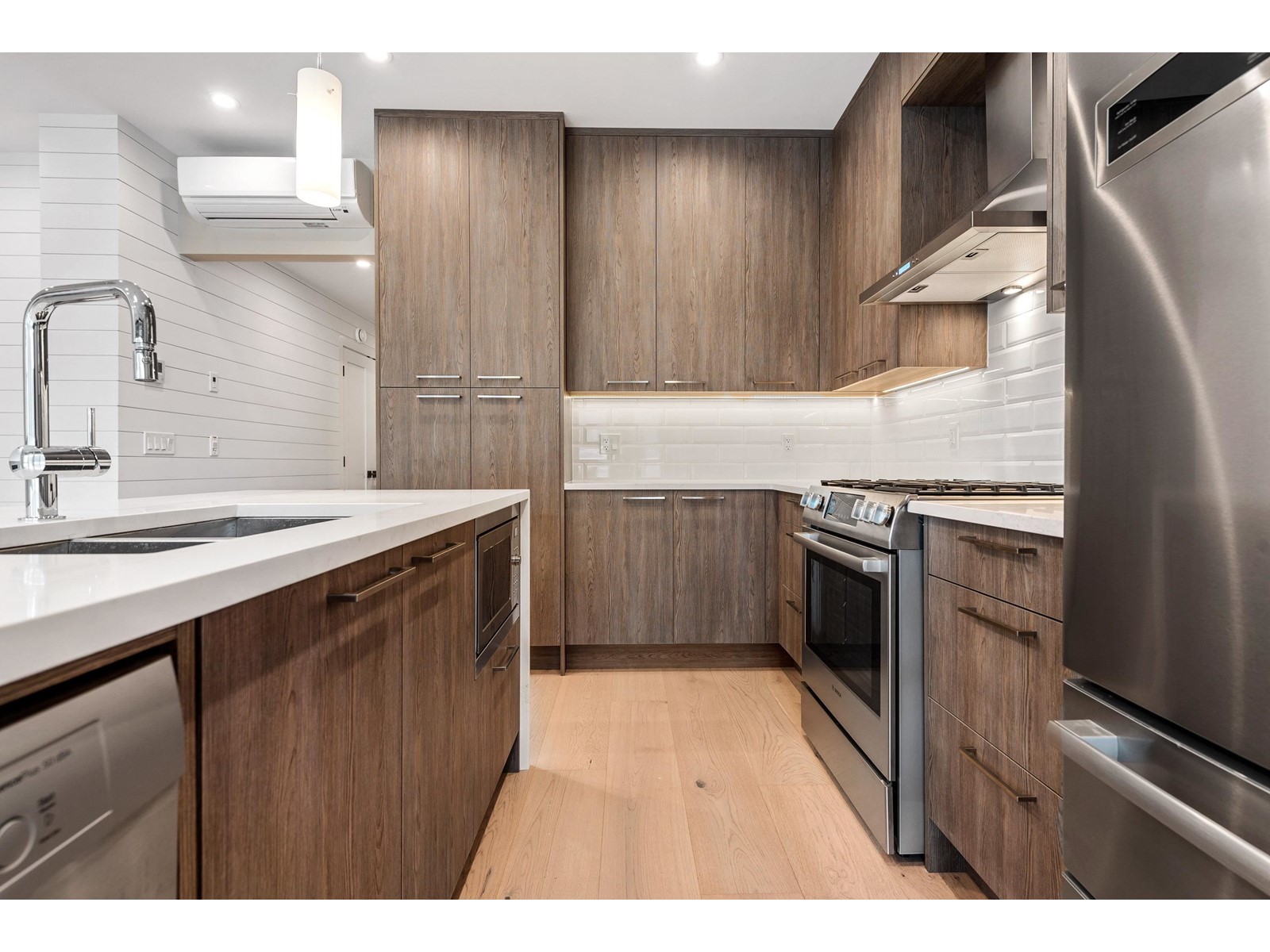 205 3175 COLUMBIA VALLEY ROAD, Cultus Lake North, Cultus Lake