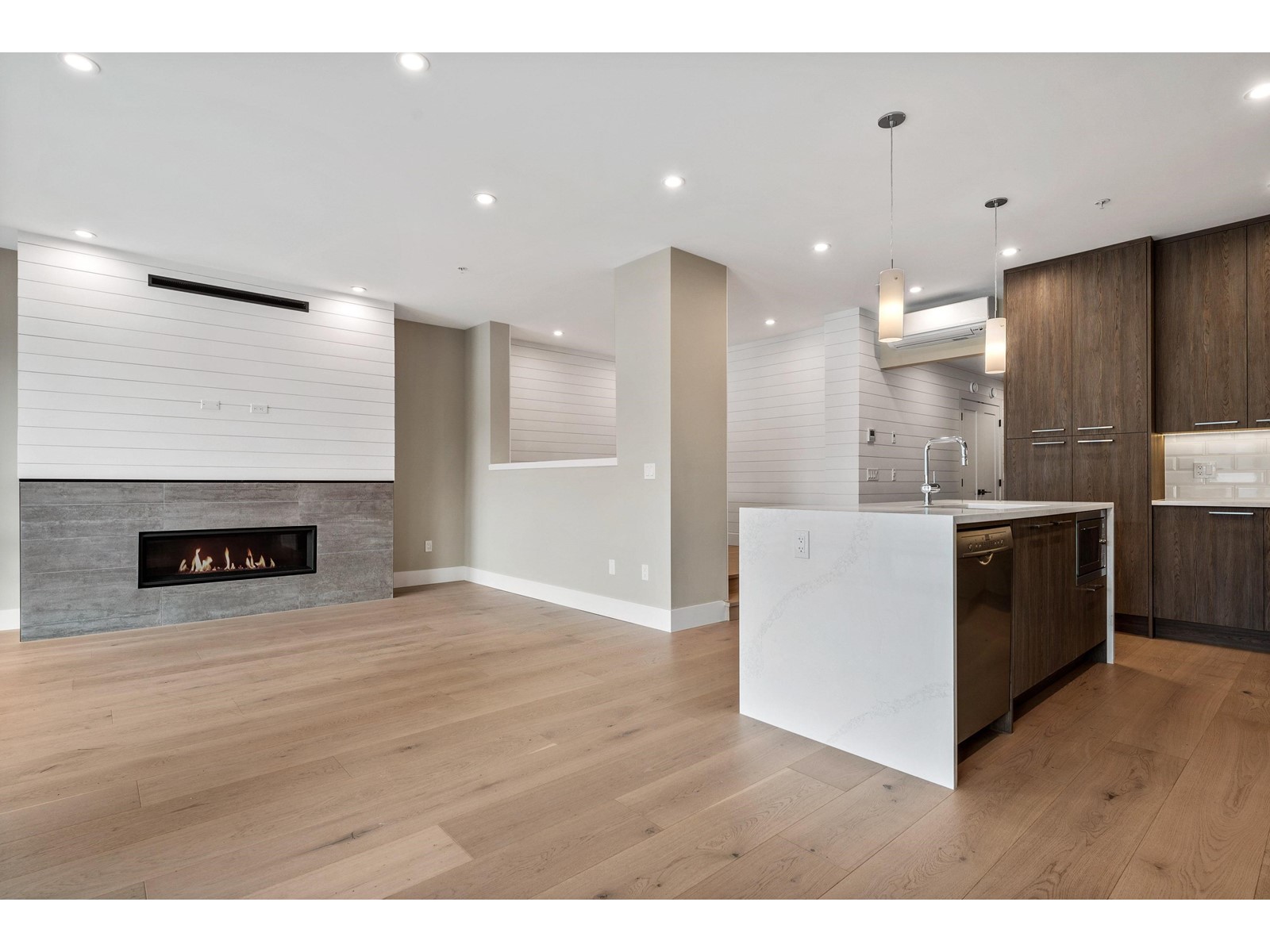 205 3175 COLUMBIA VALLEY ROAD, Cultus Lake North, Cultus Lake