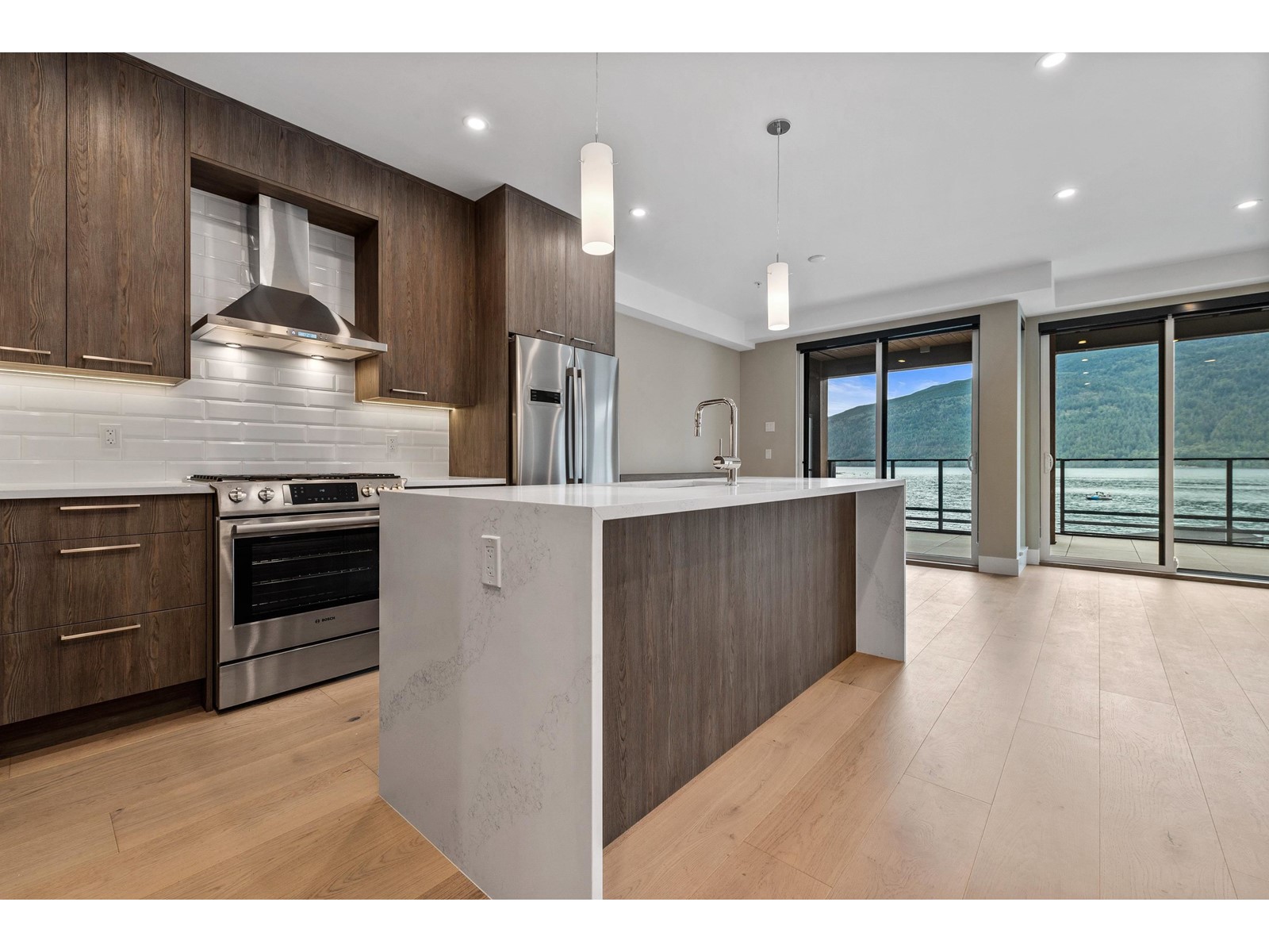 205 3175 COLUMBIA VALLEY ROAD, Cultus Lake North, Cultus Lake