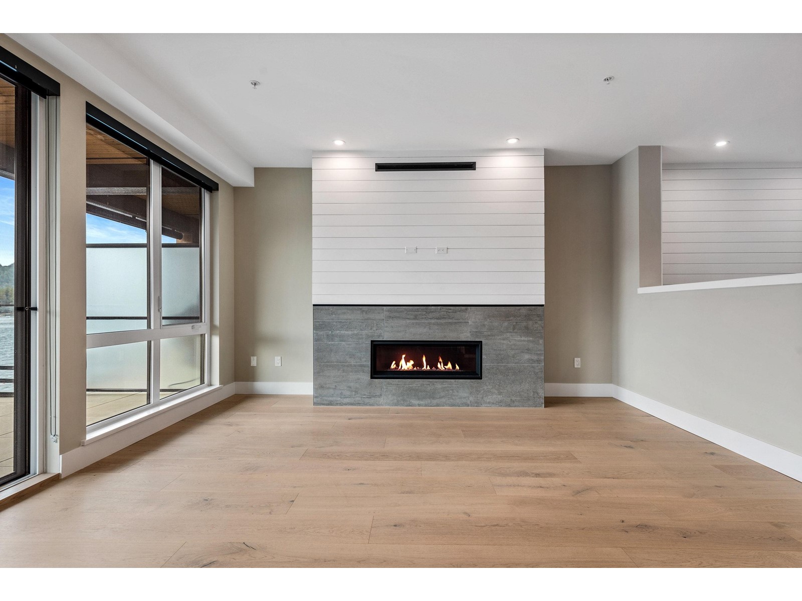 205 3175 COLUMBIA VALLEY ROAD, Cultus Lake North, Cultus Lake