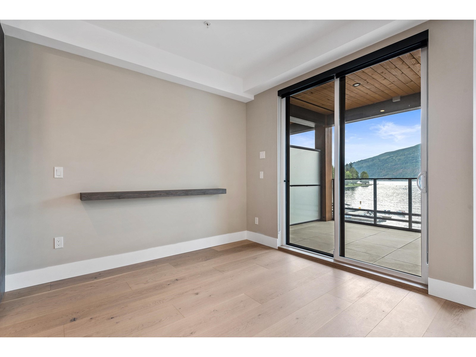 205 3175 COLUMBIA VALLEY ROAD, Cultus Lake North, Cultus Lake