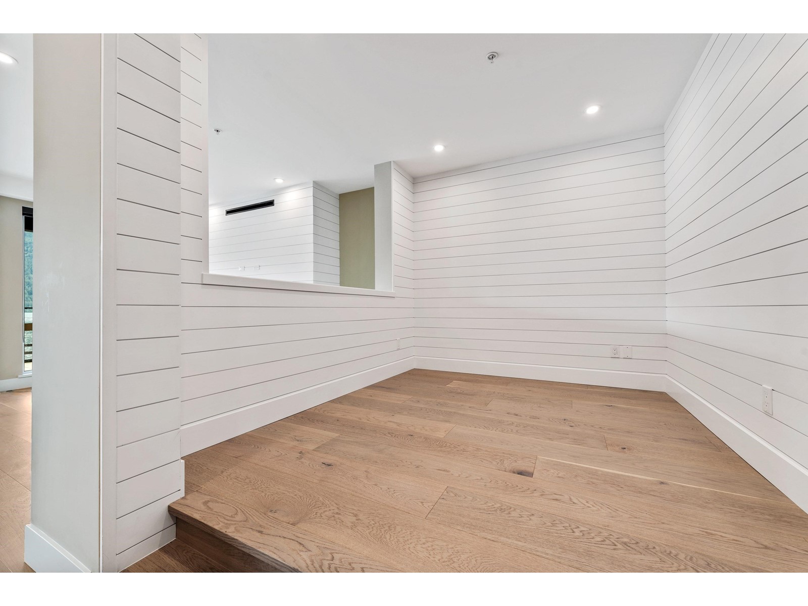 205 3175 COLUMBIA VALLEY ROAD, Cultus Lake North, Cultus Lake