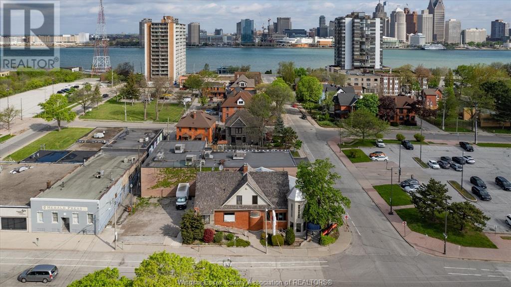 Photo 33 of 620 University Avenue West, Windsor ON