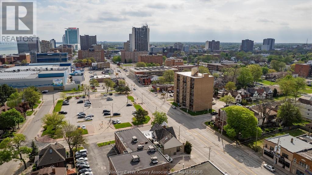 Photo 34 of 620 University Avenue West, Windsor ON